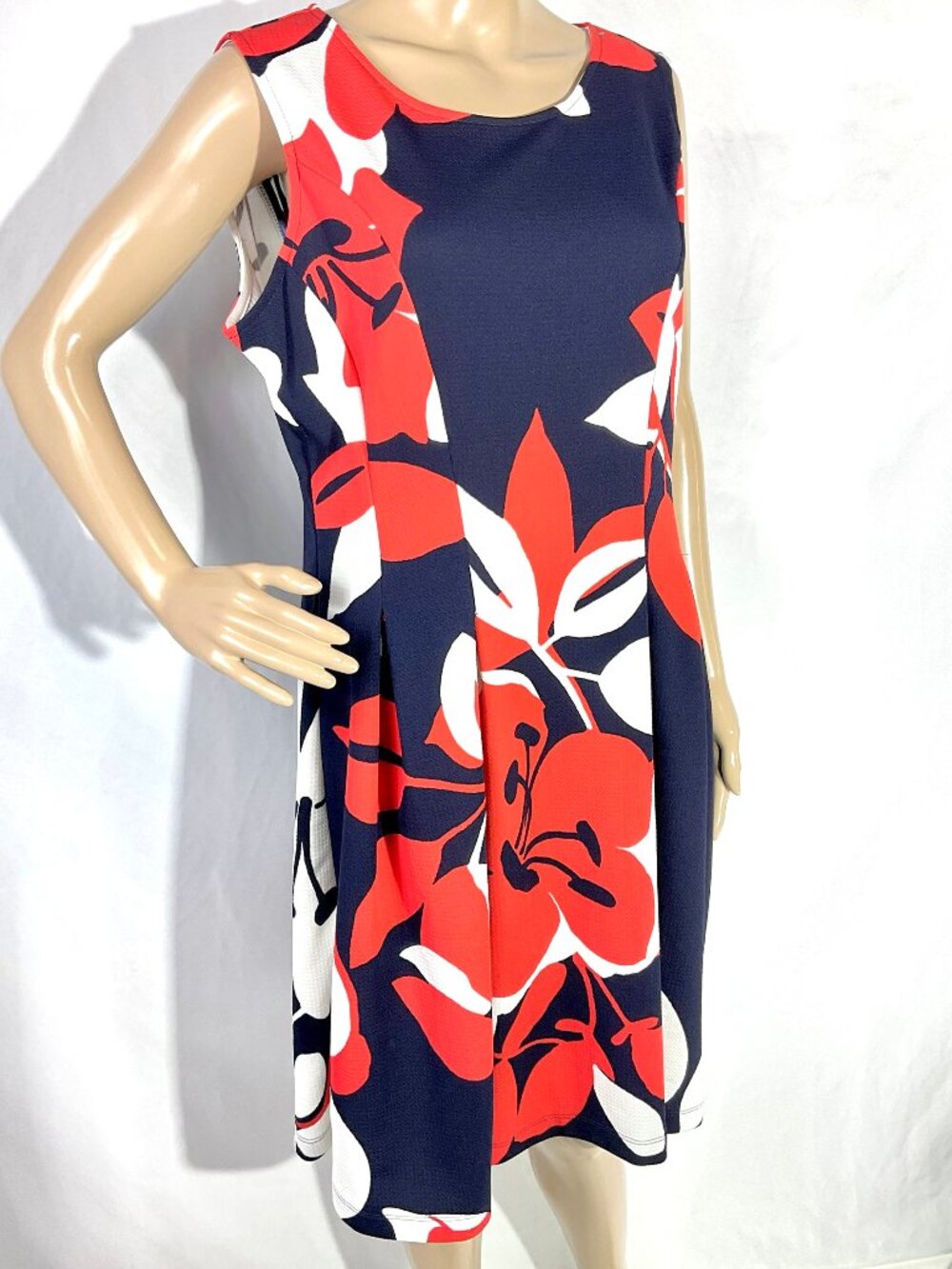 Jaclyn Smith Sz XL Fit & Flare Sleeveless Dress Womens Red White Blue Pleated